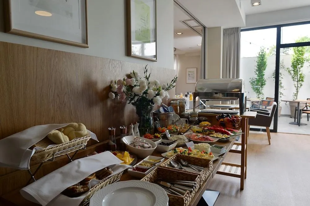 Hotel Faros Gdansk Airport 3*,